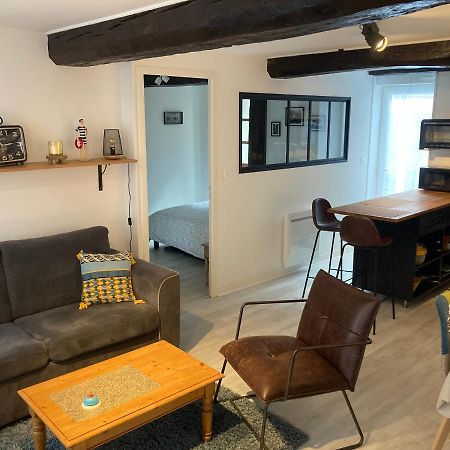 Appartement Haute Ville Meuble Avec Cour Privative Granville Exterior foto